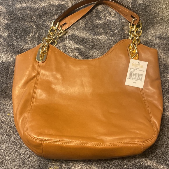 Super soft leather Michael kors bag - Picture 3 of 11